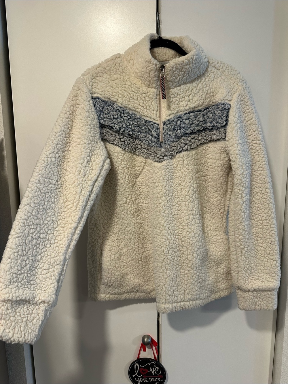 Lined Cream Sherpa Pullover Jacket with blue Gray Chevron Detail Size Small